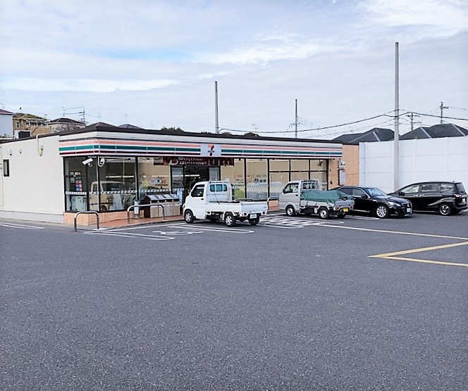 【コンビニエンスストア】セブンイレブン　大阪体育大学前店まで372ｍ