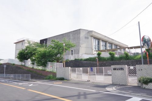 【中学校】泉南市立一丘中学校まで741ｍ