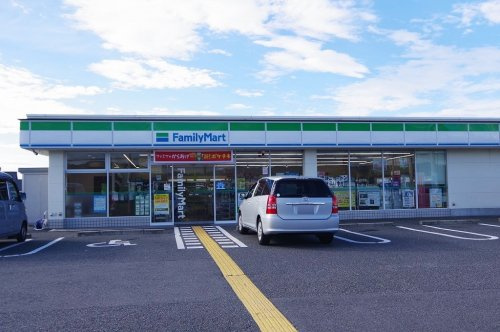 【コンビニエンスストア】ファミリーマート　泉南男里北店まで331ｍ