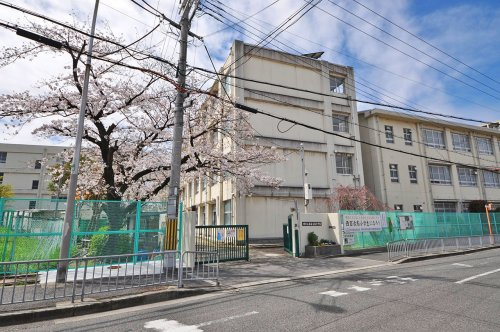 【小学校】堺市立西百舌鳥小学校まで640ｍ