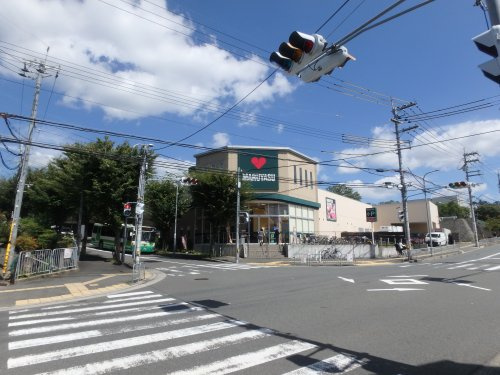 【スーパー】マルヤス　阿武野店まで988ｍ