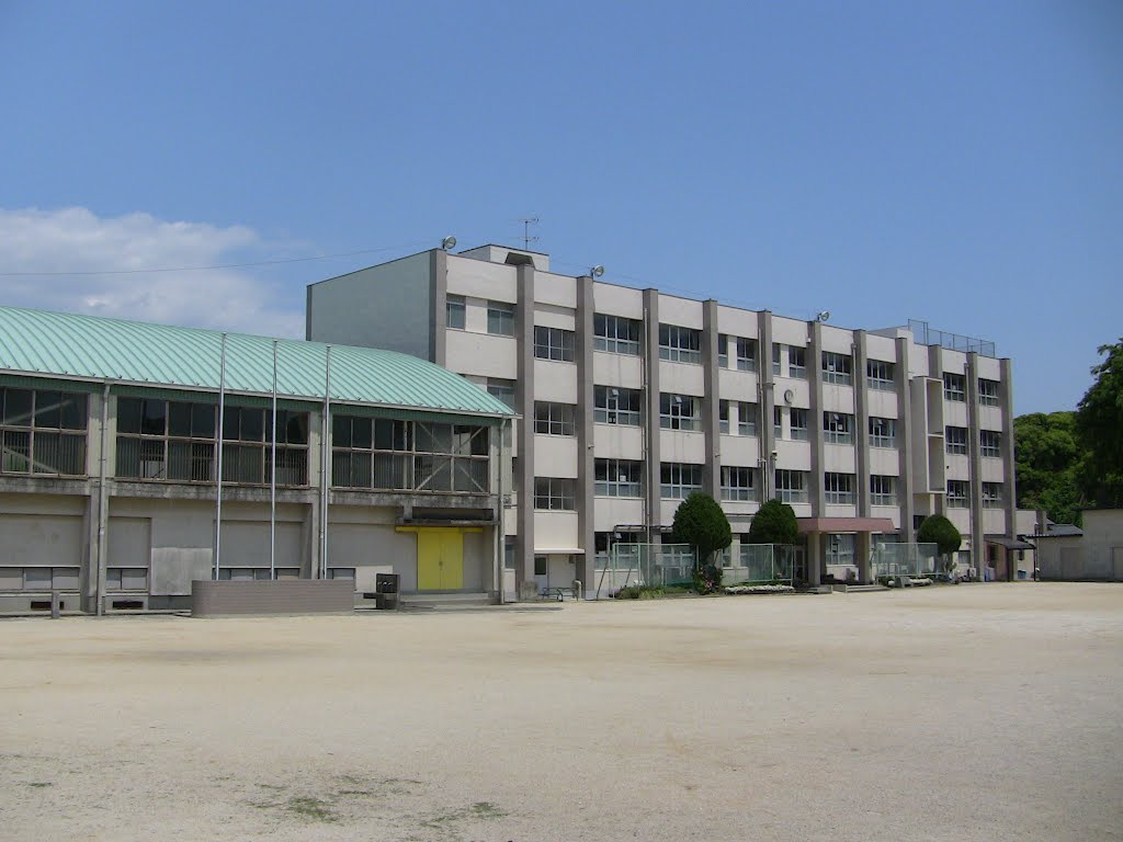 【小学校】御井小学校まで769ｍ