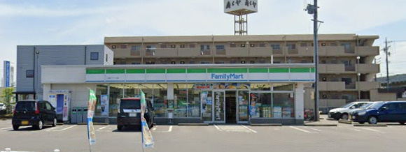【コンビニエンスストア】ファミリーマート　小牧パワーズ店まで484ｍ