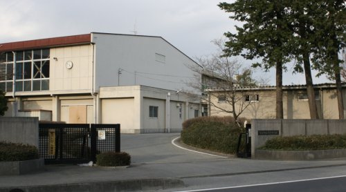 【中学校】寄居町立男衾中学校まで2022ｍ