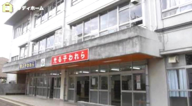 【小学校】草加市立両新田小学校まで450ｍ