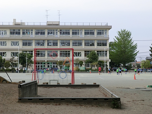 【小学校】所沢市立　若狭小学校まで550ｍ