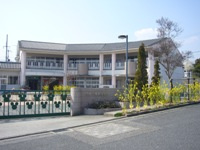 【幼稚園】仰木の里東幼稚園まで335ｍ