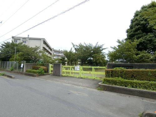 【中学校】坂戸市立浅羽野中学校まで1712ｍ