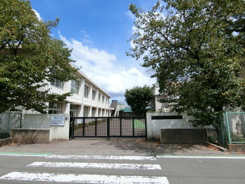 【小学校】坂戸市立入西小学校まで2039ｍ