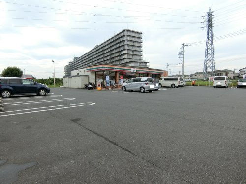 【コンビニエンスストア】セブンイレブン坂戸塚越店まで524ｍ