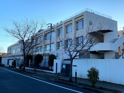 【小学校】日野市立平山小学校まで828ｍ