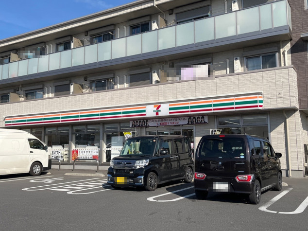【コンビニエンスストア】セブンイレブン　吉川さくら通り店まで456ｍ