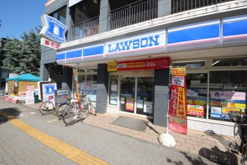 【コンビニエンスストア】ローソン東久留米駅東口店まで882ｍ