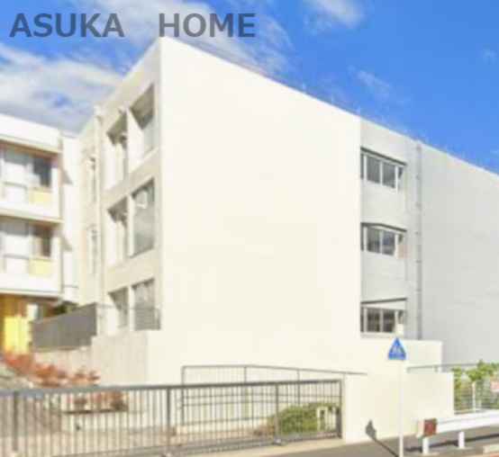 【中学校】横浜市立　義務教育学校緑園学園中学部まで1405ｍ