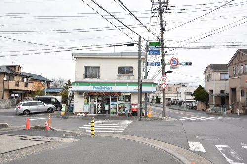 【コンビニエンスストア】ファミリーマート　アイダ八潮店まで400ｍ