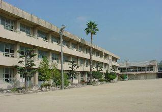 【小学校】福山市立宜山小学校まで601ｍ