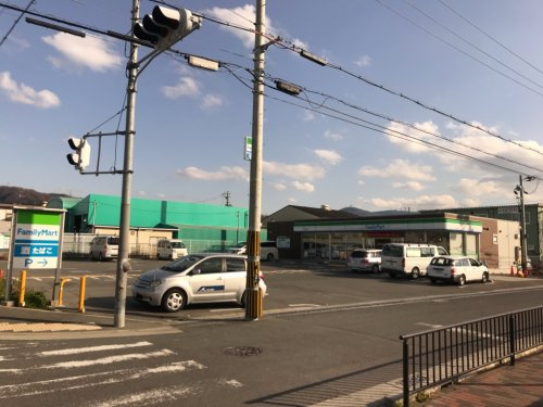 【コンビニエンスストア】ファミリーマート門真江端東店まで522ｍ