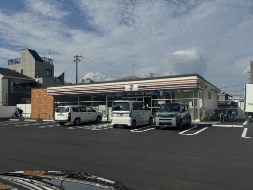 【コンビニエンスストア】セブンイレブン　静岡新川2丁目店まで682ｍ