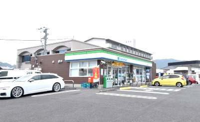 【コンビニエンスストア】ファミリーマート　はとや新町店まで1158ｍ