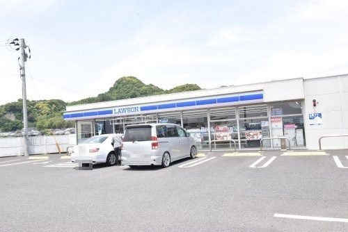 【コンビニエンスストア】ローソン　霧島国分上井店まで106ｍ