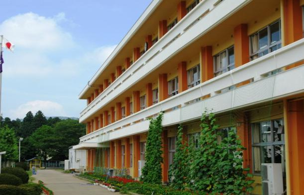 【小学校】岩間第三小学校まで435ｍ