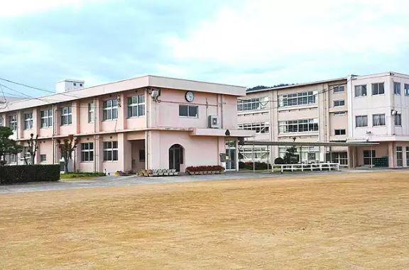 【小学校】浅口市立金光小学校まで2322ｍ