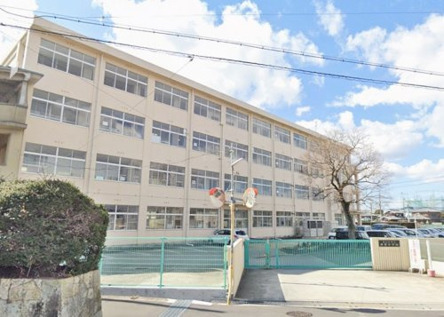 【小学校】加古川市立神野小学校まで693ｍ