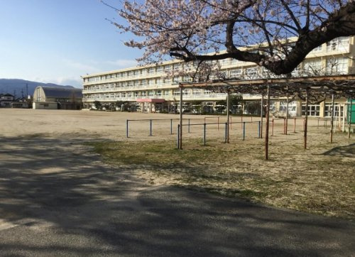 【小学校】平第二小学校まで887ｍ