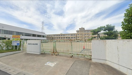 【小学校】津島市立東小学校まで320ｍ