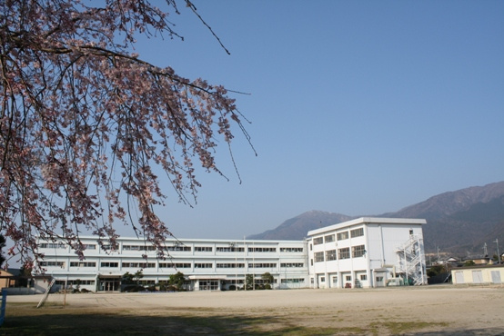 【小学校】小松小学校まで1680ｍ
