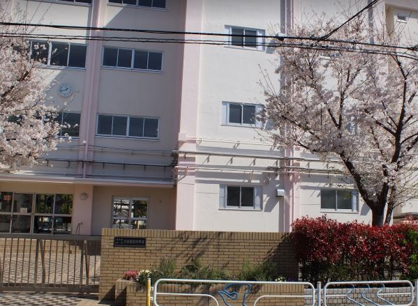 【中学校】江戸川区立小岩第四中学校まで1145ｍ