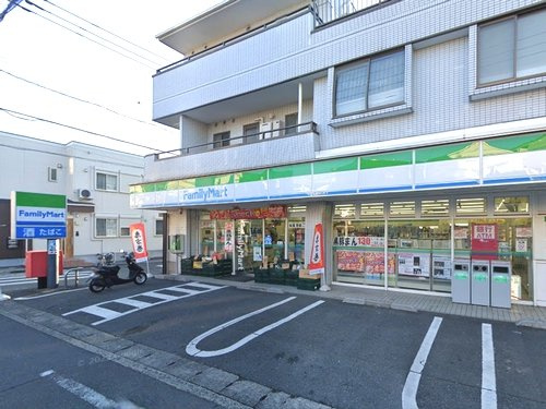 【コンビニエンスストア】ファミリーマート三河屋上鶴間店まで677ｍ