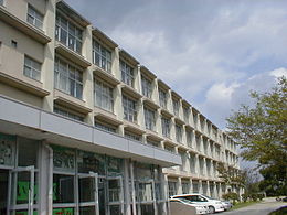 【小学校】比叡平小学校まで585ｍ