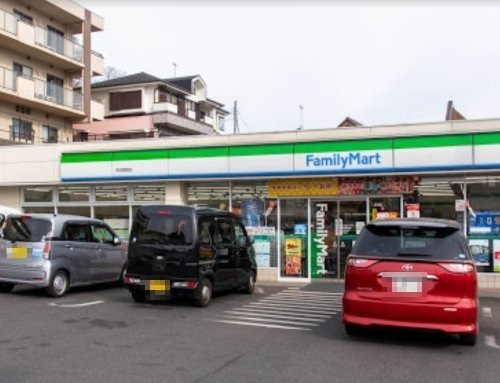 【コンビニエンスストア】ファミリーマート　町田図師店まで620ｍ