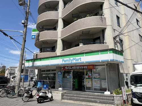 【コンビニエンスストア】ファミリーマート　守口大庭店まで214ｍ