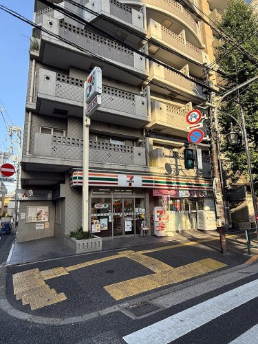 【コンビニエンスストア】セブンイレブン　文京向丘2丁目店まで56ｍ
