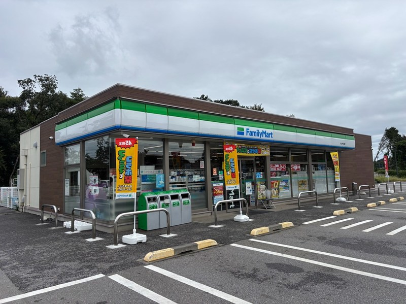 【コンビニエンスストア】ファミリーマート　小山中久喜店まで150ｍ