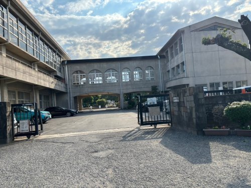 【小学校】大麻生小学校まで1819ｍ