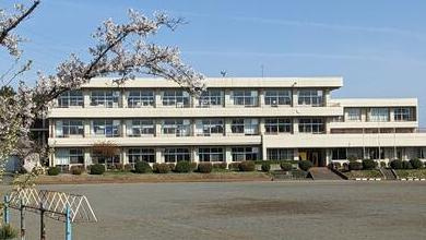 【小学校】嵐山町立志賀小学校まで759ｍ