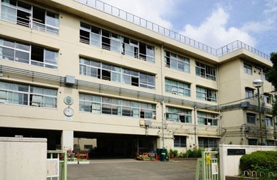 【中学校】上祖師谷中学校まで500ｍ