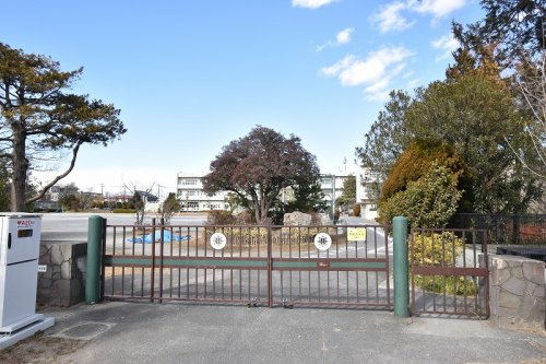 【小学校】八潮市立八條小学校まで568ｍ