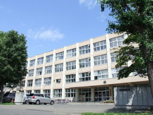【中学校】札幌市立北栄中学校まで450ｍ