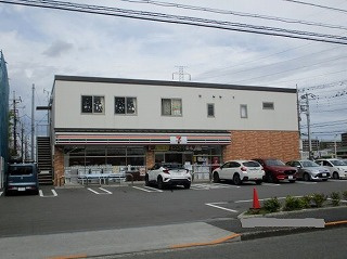 【コンビニエンスストア】セブンイレブン　町田成瀬台3丁目店まで741ｍ