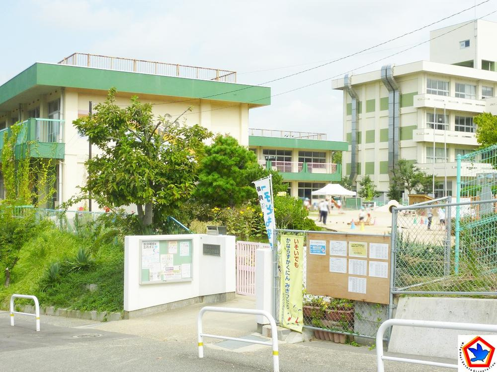 【幼稚園】明石市立松が丘幼稚園まで590ｍ