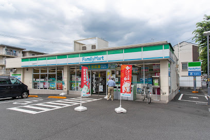 【コンビニエンスストア】ファミリーマート　清瀬竹丘店まで561ｍ
