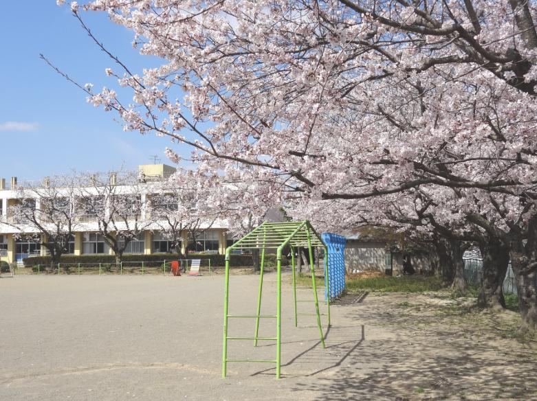 【小学校】三妻小学校まで1900ｍ