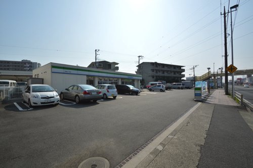 【コンビニエンスストア】ファミリーマート　大野台二丁目店まで240ｍ