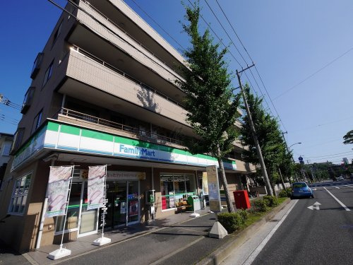 【コンビニエンスストア】ファミリーマート　小菅四丁目店まで146ｍ