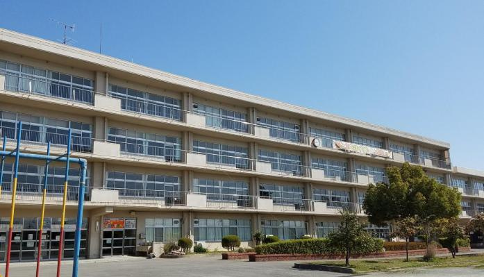 【小学校】深谷市立上柴東小学校まで2300ｍ