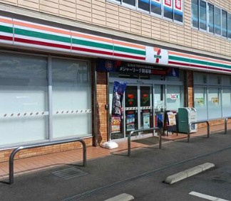 【コンビニエンスストア】セブンイレブン　新河岸駅東口店まで832ｍ